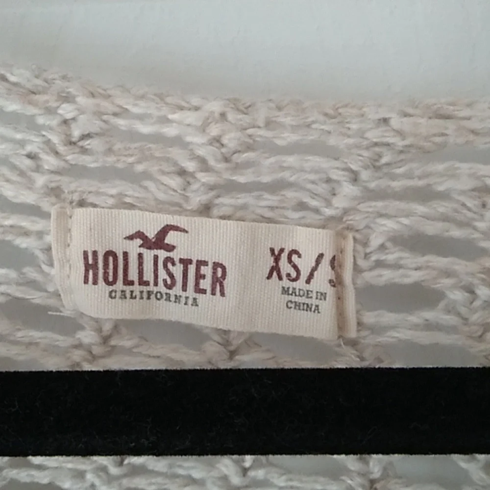 Hollister sweater - Picture 2 of 4